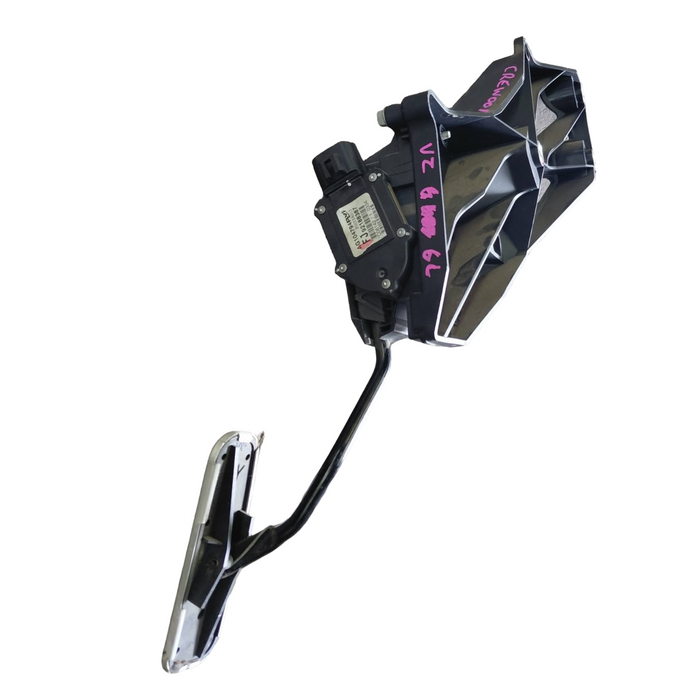 CREW001 - VZ SS Holden Crewman - Accelerator Pedal V8 AUTO - WHITE STICKER (FJ) 6Litre P/N: 92188387