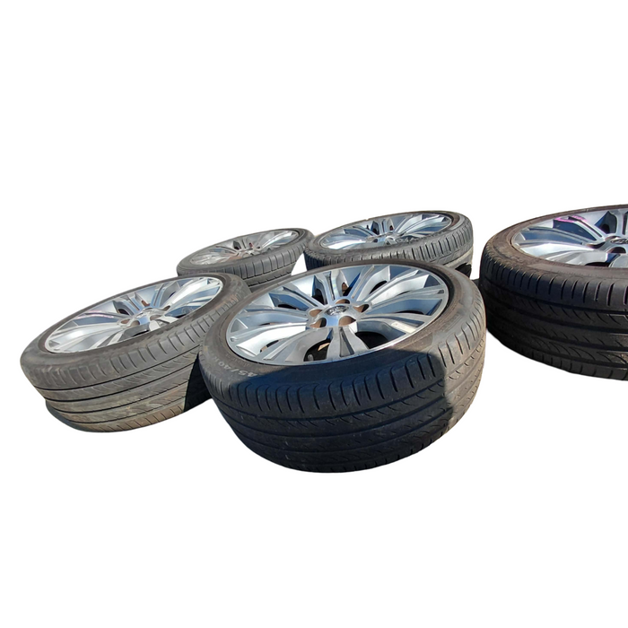 A296 - VF Holden Calais Sedan - Set of 5 Genuine Holden Calais 19" Wheels 245/40 R19