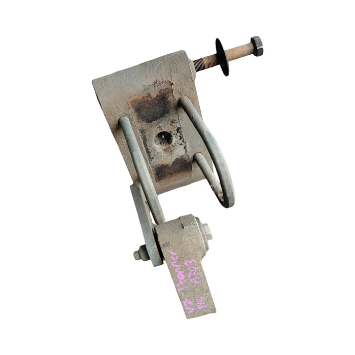 A303 - VZ Holden ONE TONNER Utility (2005) - Differential U Bolt & Bracket Passenger's Side