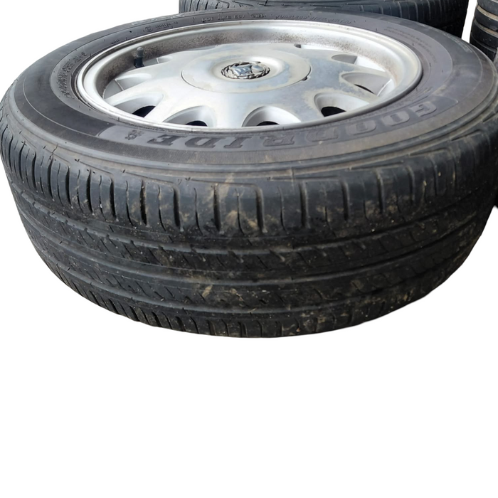 WH001 - WH Holden CAPRICE - 16" Wheels with Centre Caps (SET of 4) 215/60R16 92H