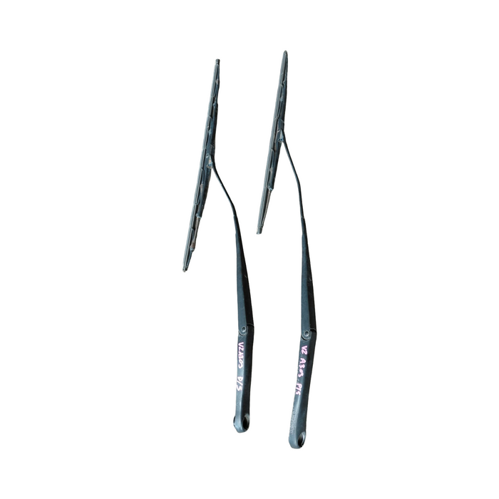 A303 - VY / VZ Holden ONE TONNER Utility - Windscreen Wiper Arms (PAIR)