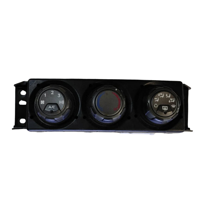 EX013 - VZ SV6 Holden Commodore Sedan - Climate Control Panel