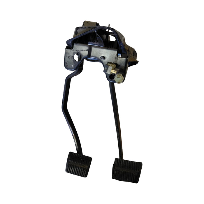A336 - VS Holden Commodore SIII Utility - Getrag Pedal Box Assembly - V6 MANUAL LG2