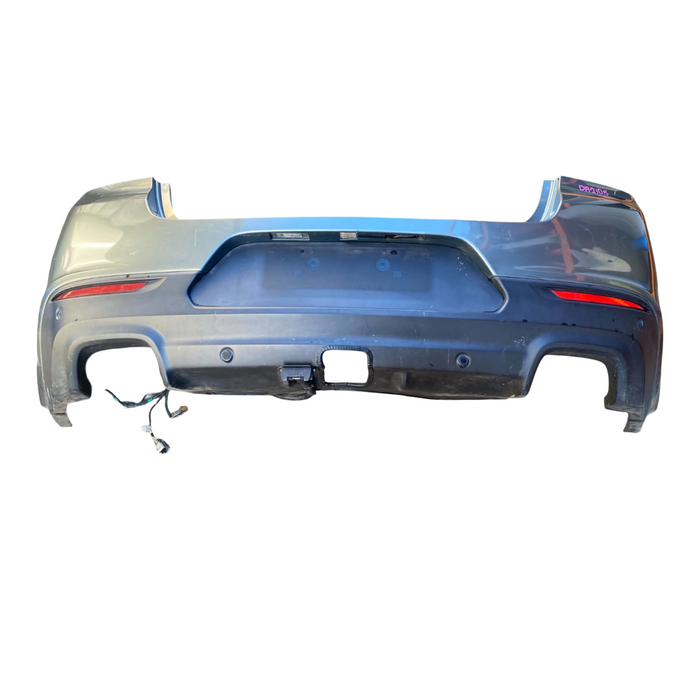 Da2105 - VF Holden Commodore Sedan - Rear Bar w/ Diffuesr Reflectors - Alto Grey #744S