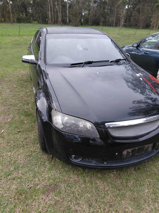 A321 - VE Holden Calais Series I Sedan V6, Auto Paint Code #690F Phantom Black