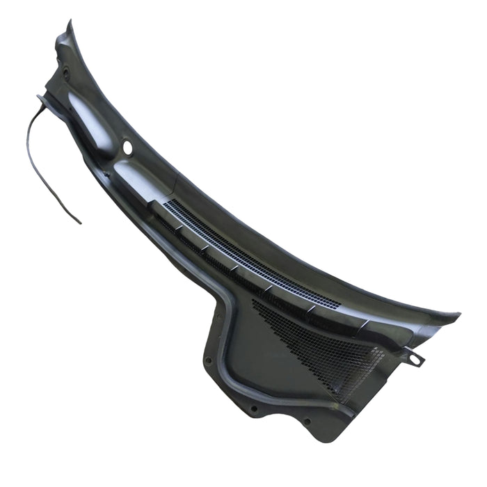A287 - VE Series I Holden Commodore SV6 / SS Sedan - Wiper Cowl