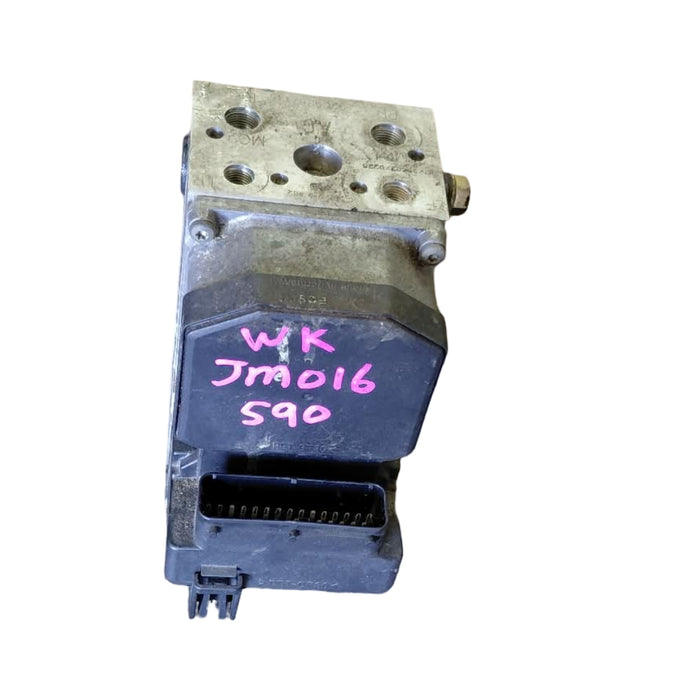 JM016 - WK Holden Statesman - ABS Module: 590 - V8 LS1