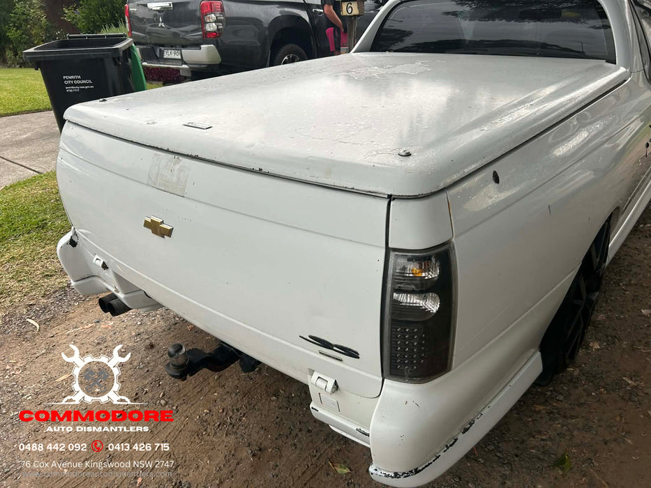 VUSS003 - VU SS HOLDEN COMMODORE UTILITY - Rear Tailgate w/ Badges - HERON WHITE #J073