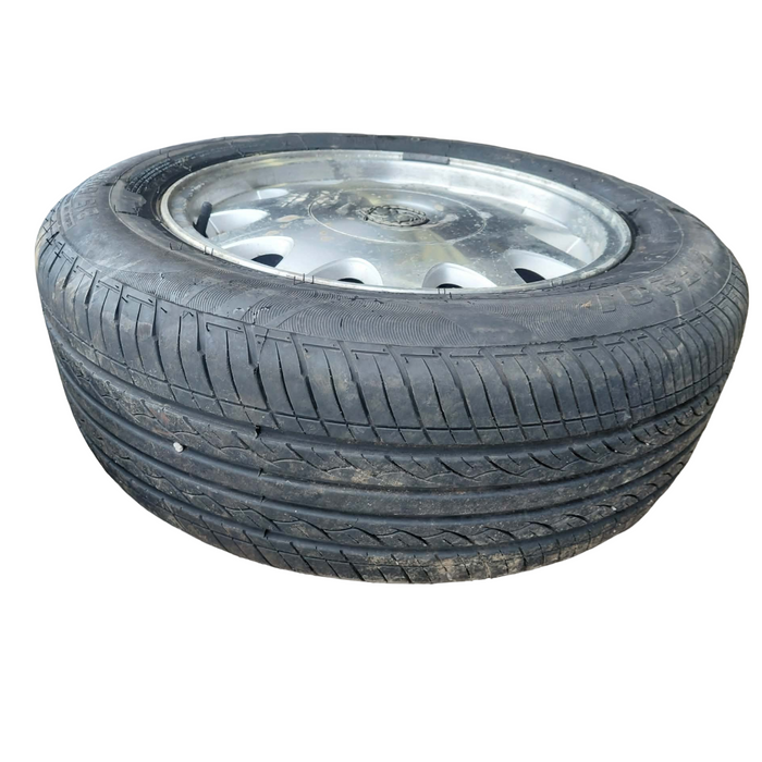 A184 - WH Holden Statesman/Caprice - Wheels/Tyres 15" w/ Centre Caps (SET OF 5) 215/50R15