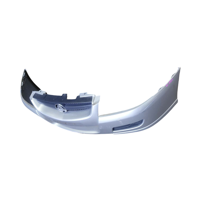 A304 - VZ Holden Commodore SEDAN - Front Bar w/ Upper Grille GENUINE - SILVER #470G