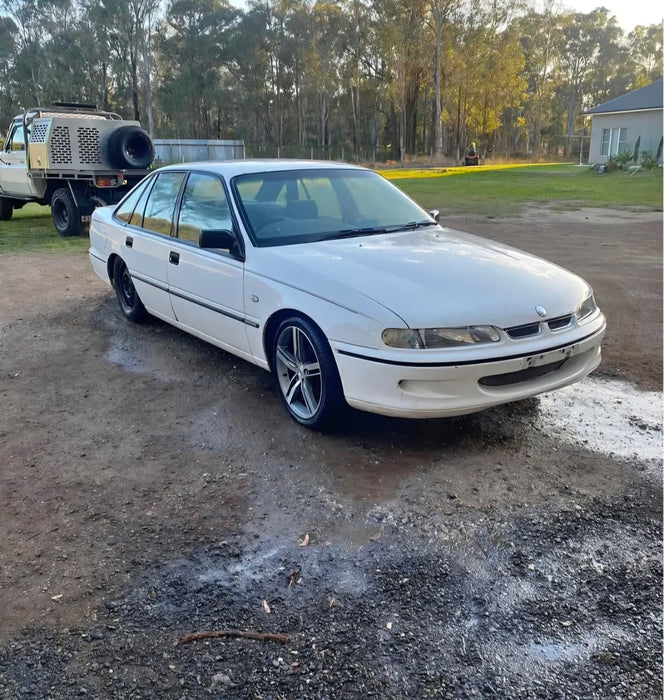 A306 - VR Holden Commodore Sedan - Front Seats (PAIR) - CLOTH TRIM