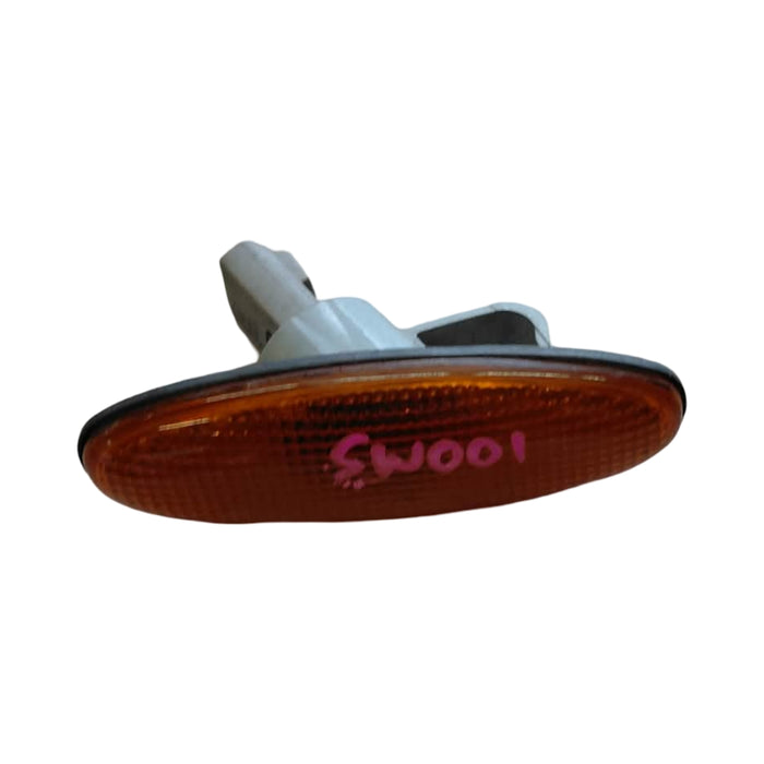 SW001 - VS Holden Commodore - Amber Guard Blinker  GENUINE
