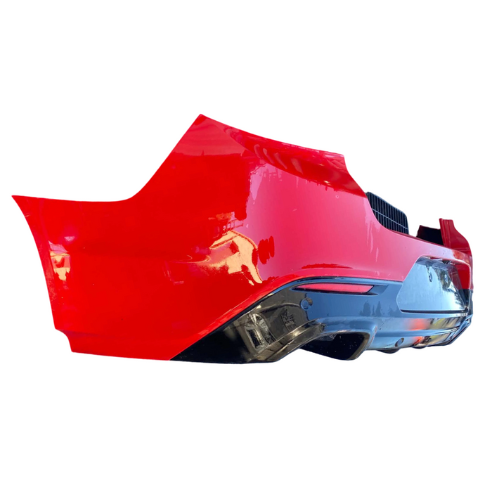 Da2116 - VF SS Holden Commodore - Rear Bar w/ Reflectors - Sting Red / Red Hot #687F