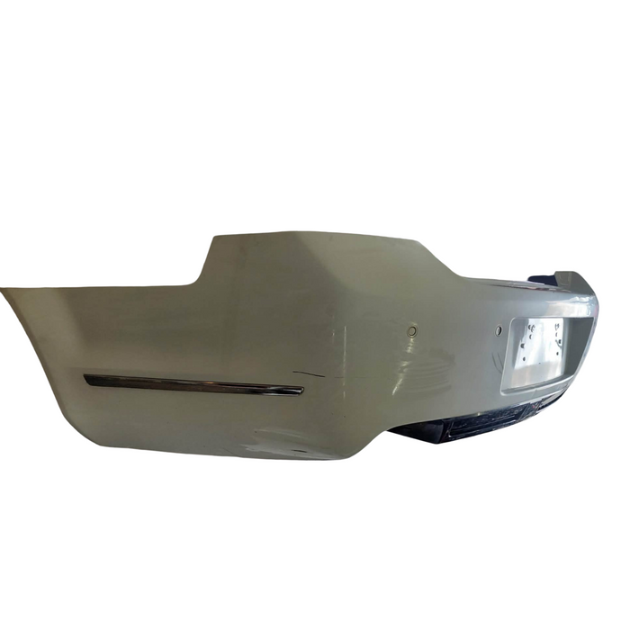 A288 - WM / WN Holden Caprice V - Rear Bar with Diffuser, Sensor and Chrome Trim - HERON WHITE #679F