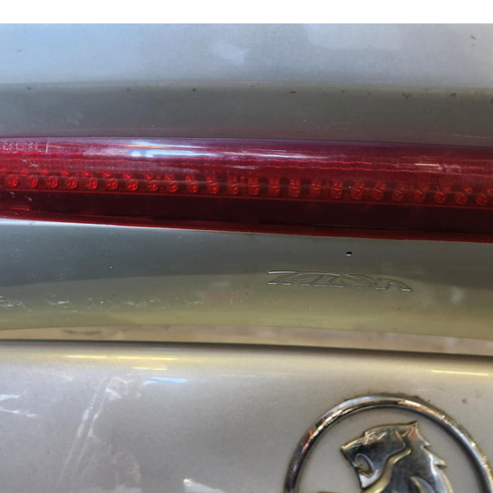 A282 - VY Holden Commodore Sedan SS - Bootlid with Wing, Brakelight, Chrome Boot Garnish and Badges - QUICKSILVER #470G
