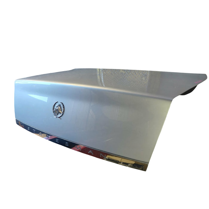 JM016 - WK Holden Statesman - Bootlid w/ Chrome Trim & "LION" Badge - QUICKSILVER #470G
