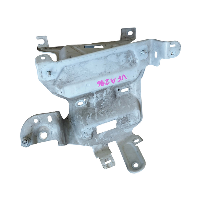A296 - VF Holden Calais Sedan - Engine Bay Bracket