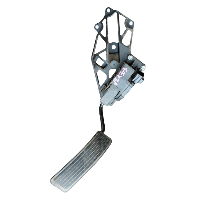 A303 - VZ Holden ONE TONNER Utility (2005) - Accelerator Pedal V6 MANUAL