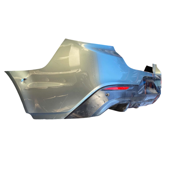 Da2105 - VF Holden Commodore Sedan - Rear Bar w/ Diffuesr Reflectors - Alto Grey #744S