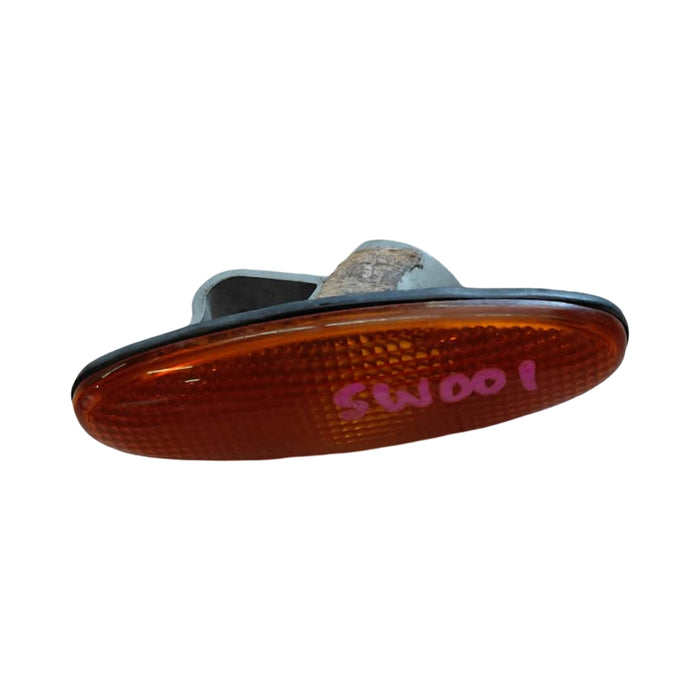 SW001 - VS Holden Commodore - Amber Guard Blinker  GENUINE
