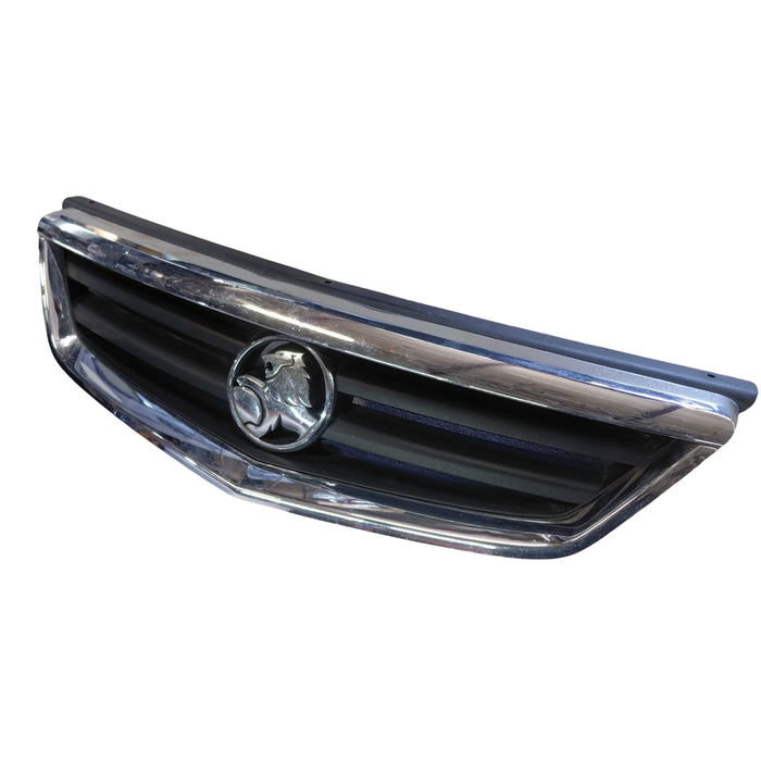 Pic003 - VY Holden Commodore Berlina - Chrome Grille with Badge