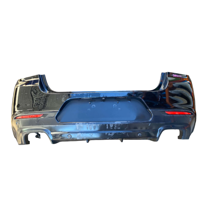 Da2111 - VF Holden Calais V Sedan - Rear Bar w/ Reflectors - Phantom Black #790F