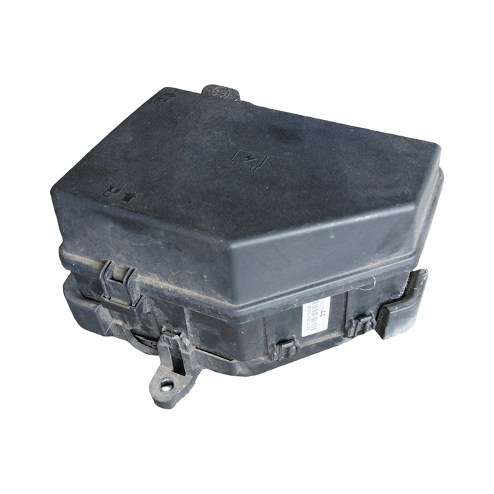 A288 - WM Holden Caprice V (2010) - Fusebox w/ Cover V8 AUTO L77 - P/N: 92237644