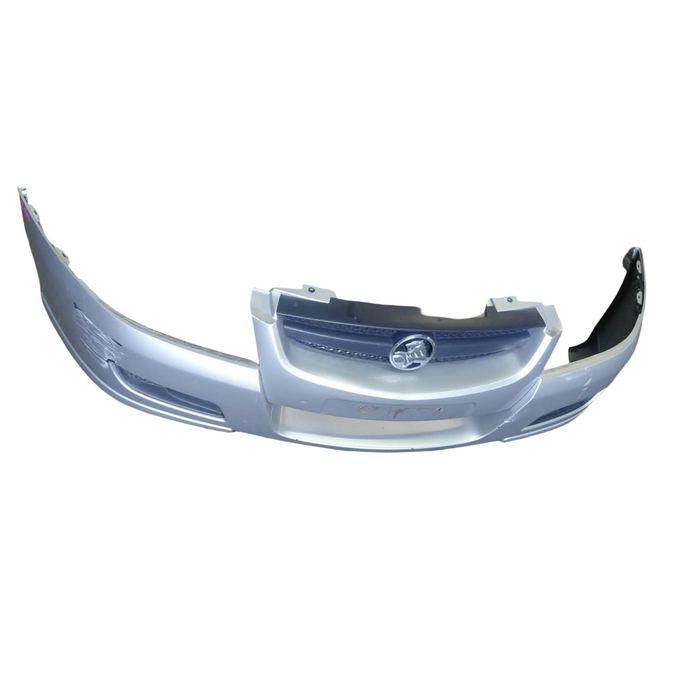 A304 - VZ Holden Commodore SEDAN - Front Bar w/ Upper Grille GENUINE - SILVER #470G