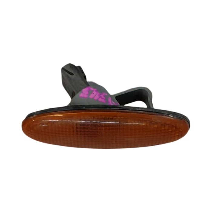A343 - VT Holden Commodore Calais - Amber Guard Blinker