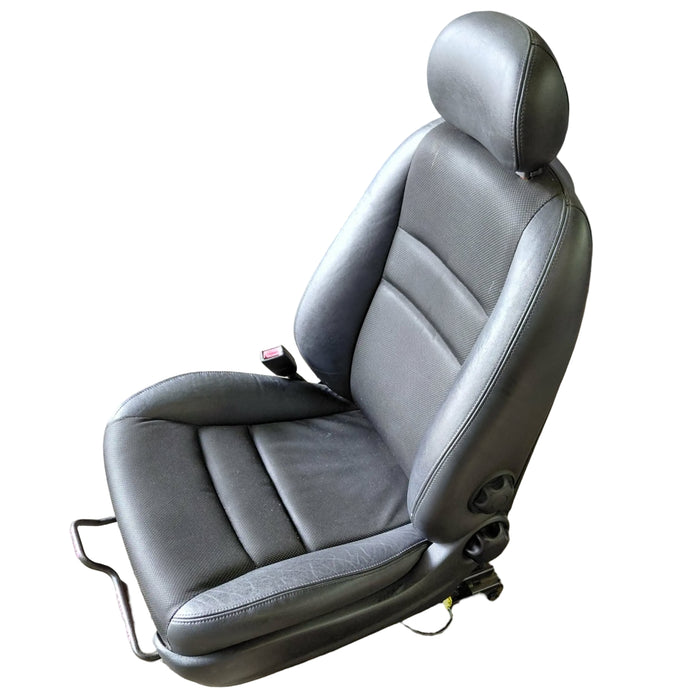 EX013 - VZ SV6 Holden Commodore Sedan - PASSENGER Front Seat with Seatbelt Stalk (LEATHER/CLOTH)