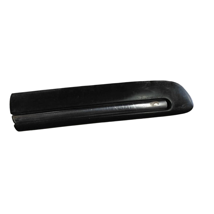 EX006 - VT Holden Commodore - Driver's Front Guard Moulding - BLACK/CHROME