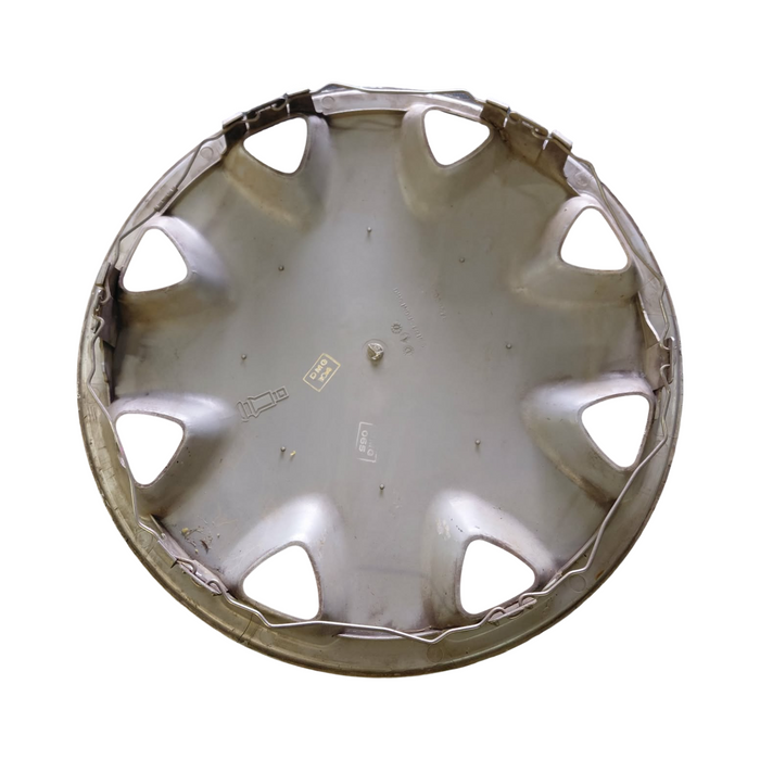PIC002 - VN/VP Holden Commodore - "LION" Hub Cap Genuine