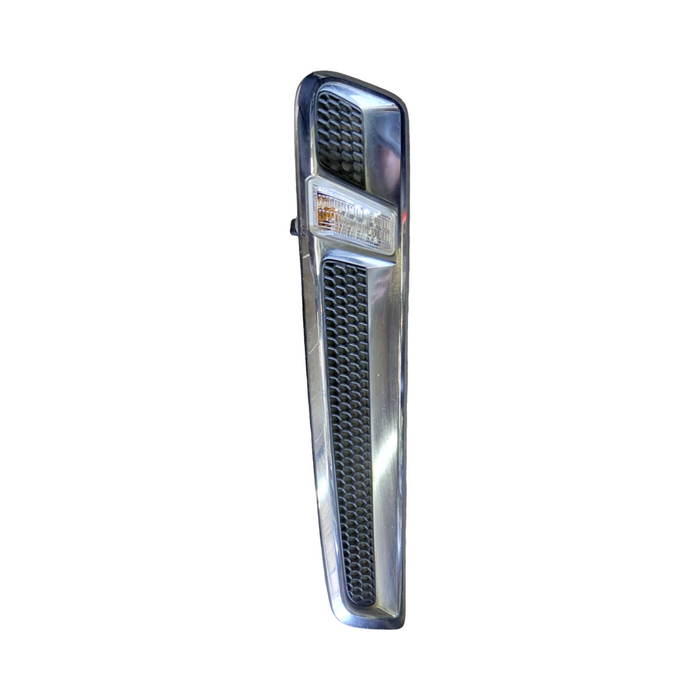 A296 - VF Holden Calais Sedan - PASSENGER SIDE Guard Blinker