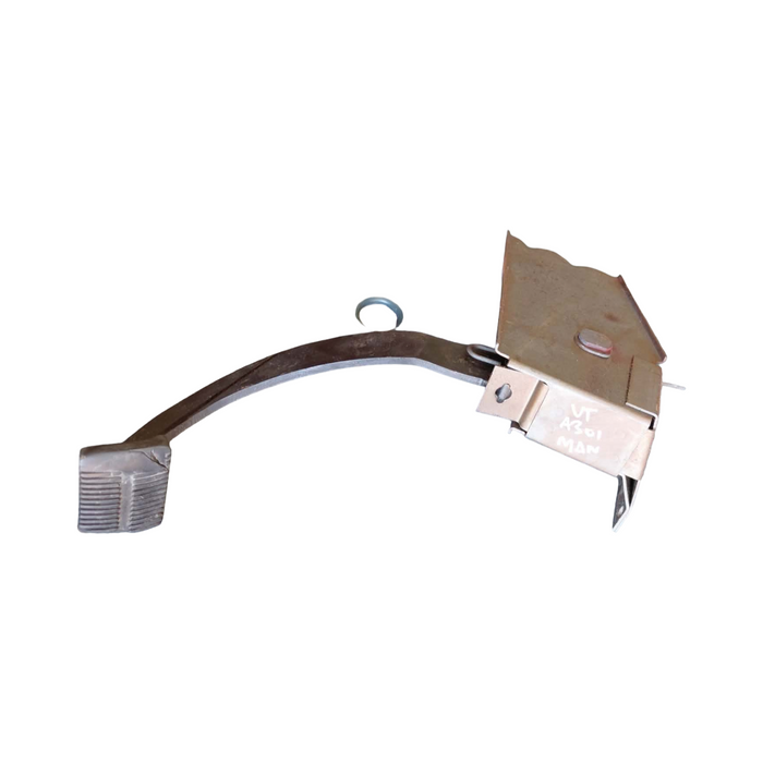 A301 - VT HOLDEN COMMODORE WAGON - Clutch Pedal GENUINE V6 MANUAL