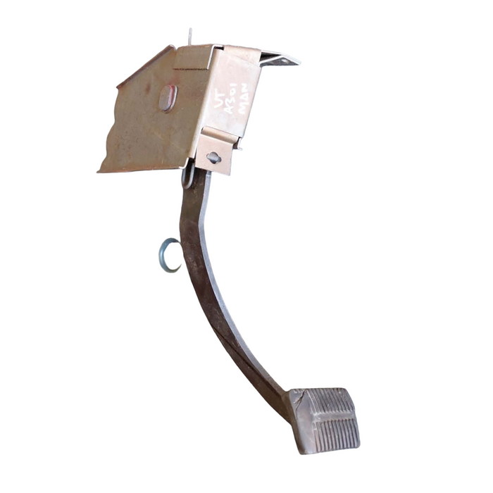 A301 - VT HOLDEN COMMODORE WAGON - Clutch Pedal GENUINE V6 MANUAL
