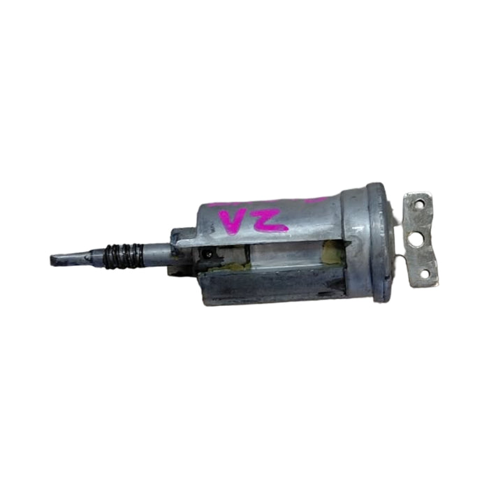 EX013 - VZ SV6 Holden Commodore Sedan - Ignition Barrel & Key
