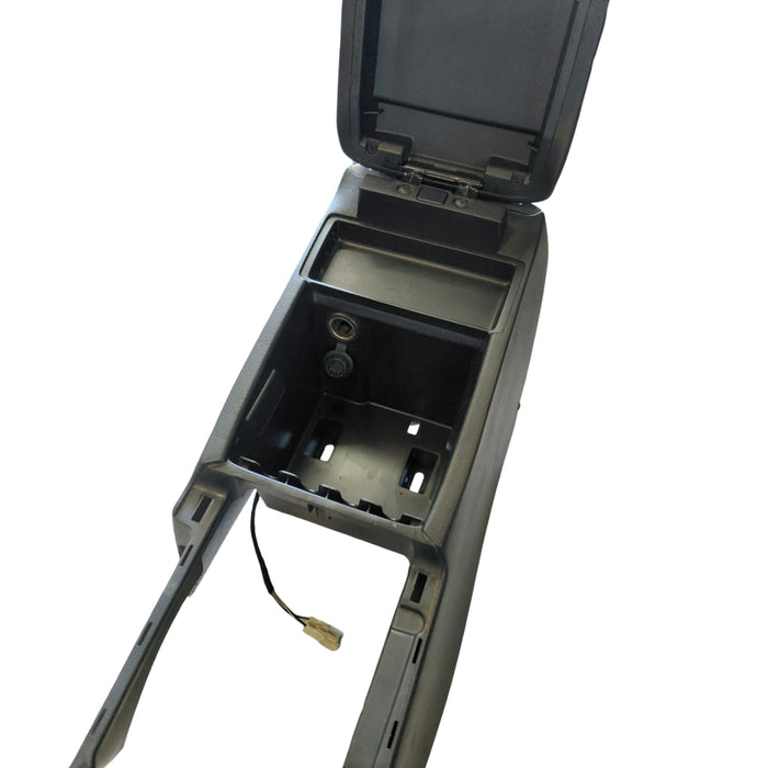 A348 - VZ Holden Commodore Berlina V6 - Centre Console w/ Rear Vents & Lid