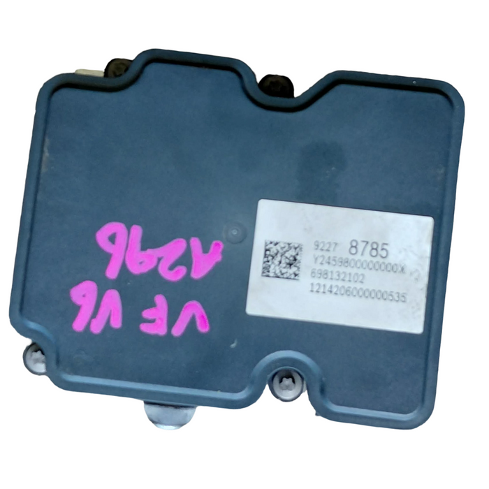 A296 - Oct 2014 VF Holden Calais V6 LFX Auto  - ABS Moule Part # 92278785