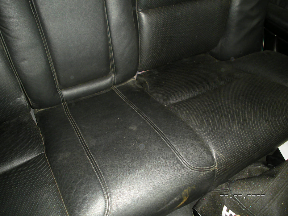 A055 - VY,VZ,VX.VX HOLDEN COMMODRE  Sedan - Seatbelt Drivers Rear (Black)
