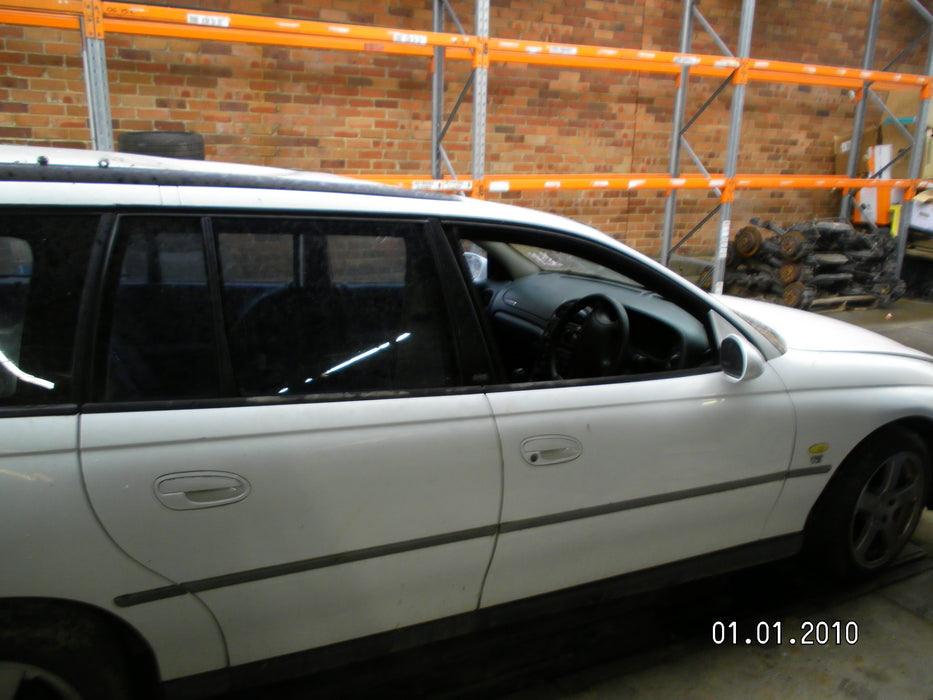 a043 - VT, VX. VY, VZ HOLDEN COMMODORE WAGON - Seatbelt - Drivers Rear (Black)