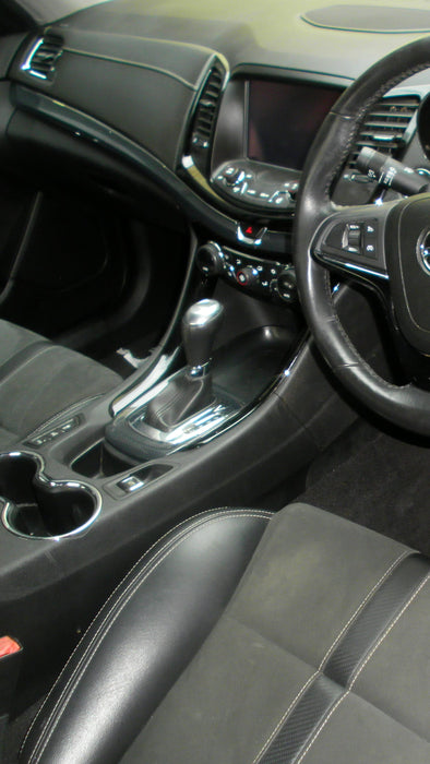 A069 - VF SERIES II Holden Commodore Sedan - Automatic Gear Shifter