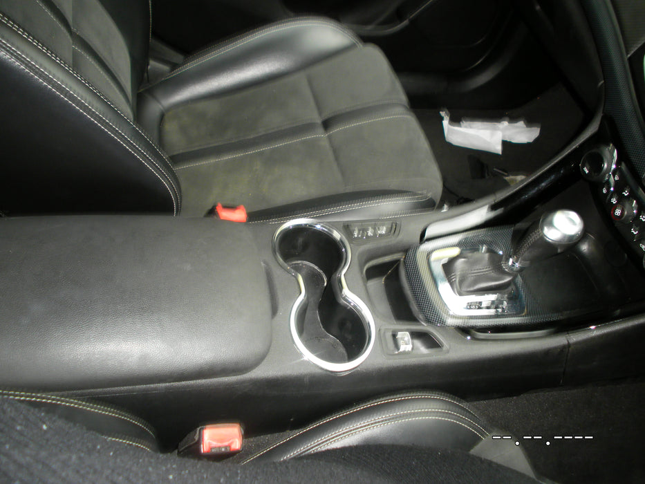 A069 - VF SERIES II Holden Commodore Sedan - Automatic Gear Shifter