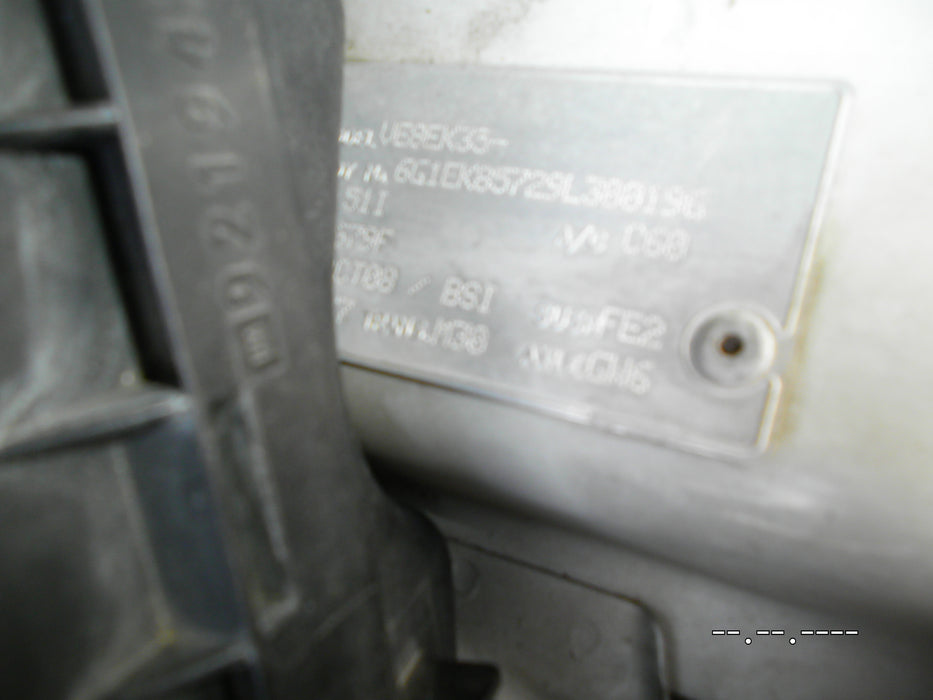 A062 - VE HOLDEN COMMODORE - BODY CONTROL MODULE BCM V6 LY7 AUTO M30 - 2008 PN #15921353