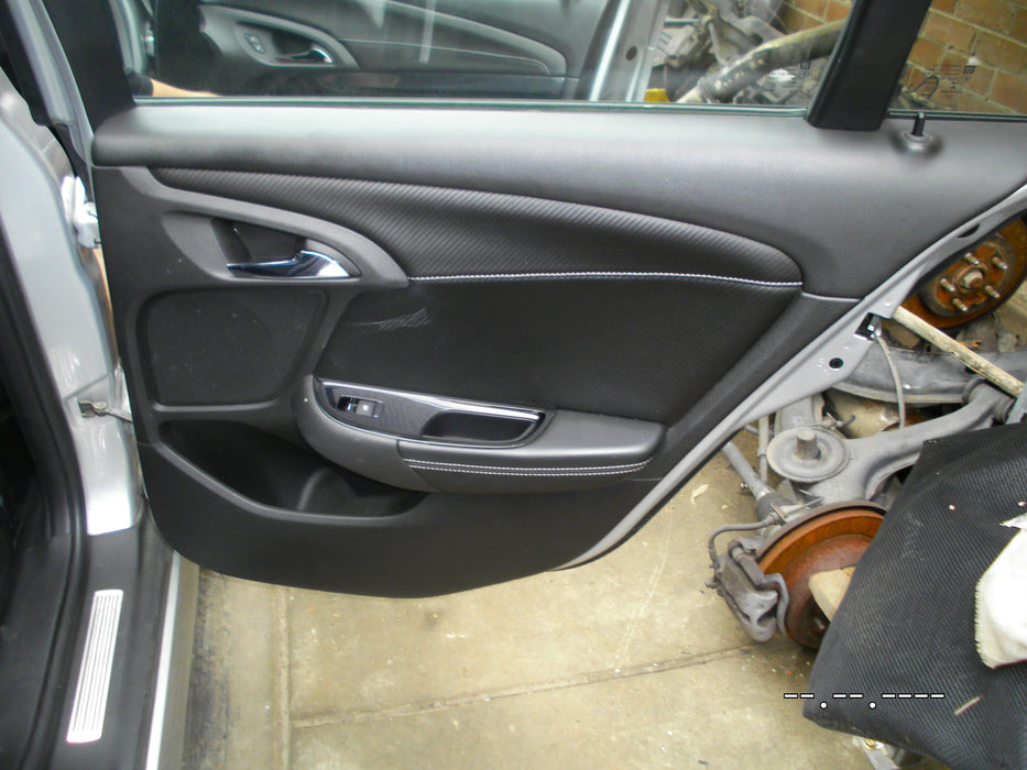 A069 - VF SERIES II Holden Commodore Sedan - Doorcard Set