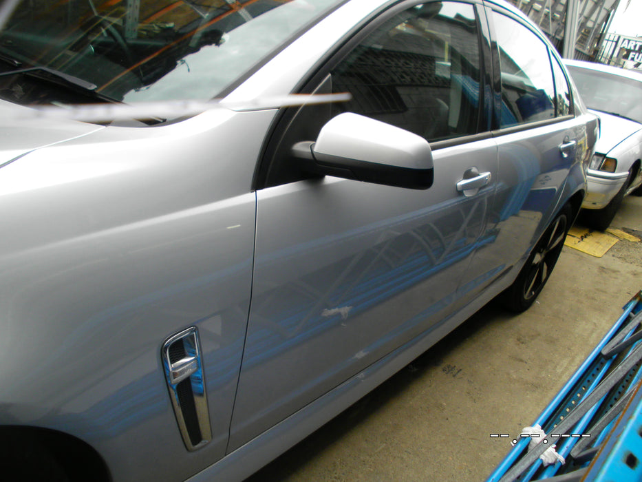 A069 - VF SS, SV6 Holden Commodore Sedan - Sideskirt Passenger Side - NITRATE SILVER #636R