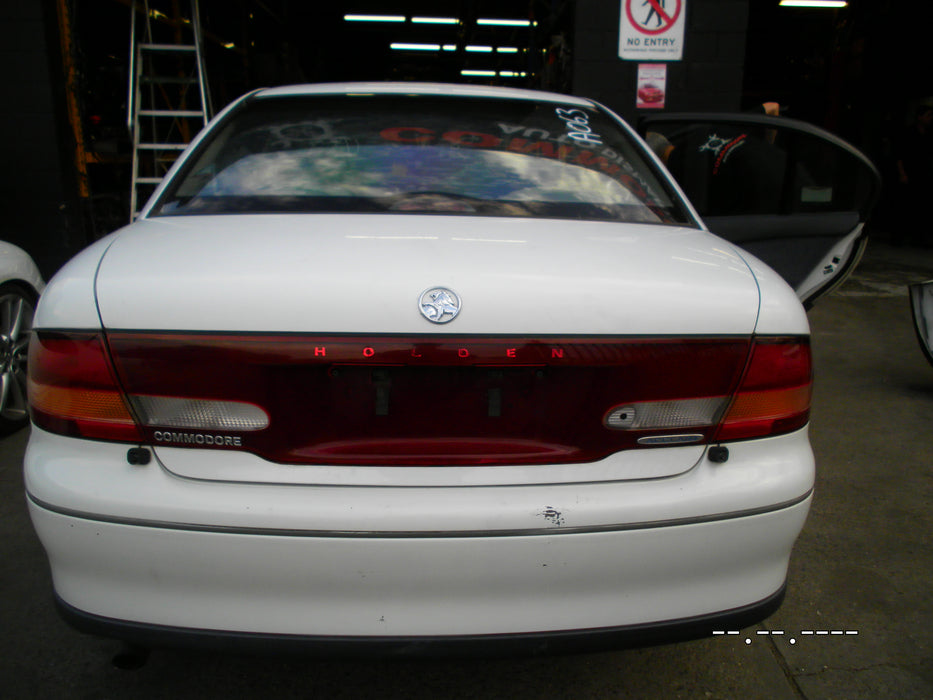 A063 - VT,VX,VY.VZ HOLDEN COMODORE SEDAN - Seatbelt  Rear Centre (black)