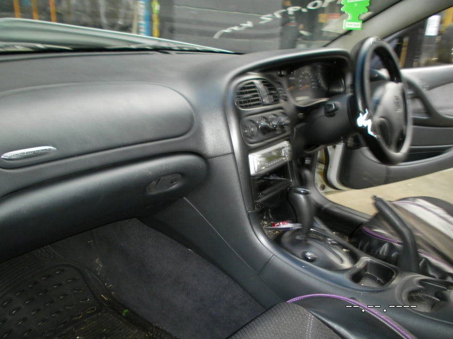 A063 - VT SERIES I Holden Commodore Sedan - Centre Console