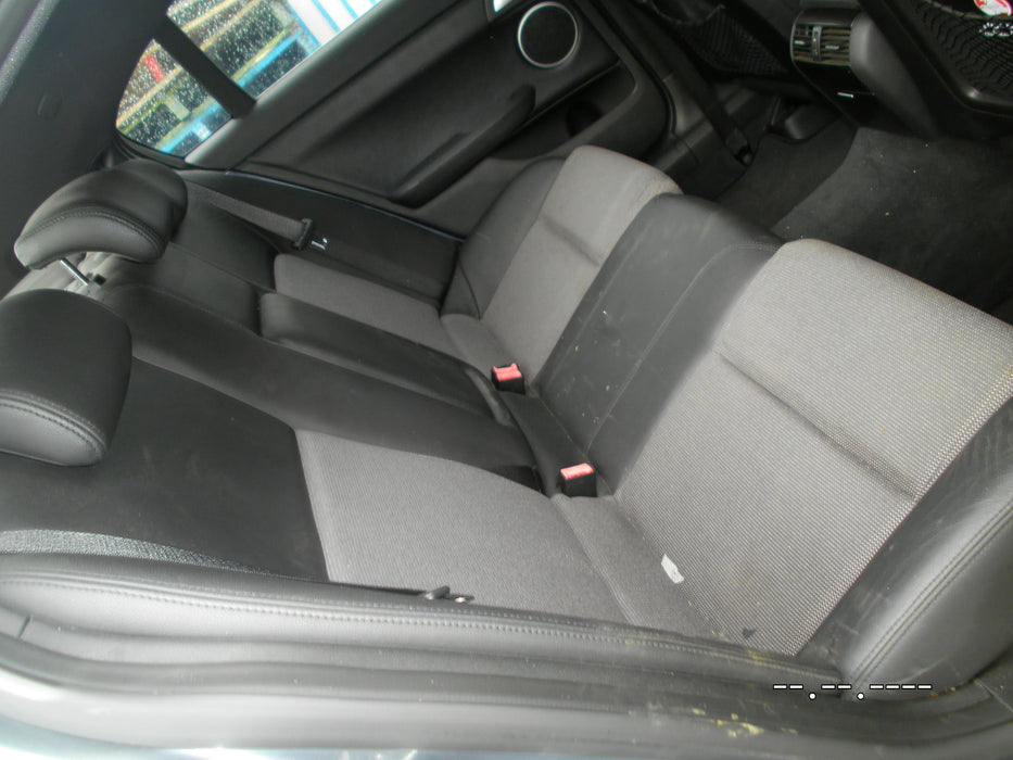 A064 - VE SERIES I HOLDEN Calais Sedan - Single Rear Buckle
