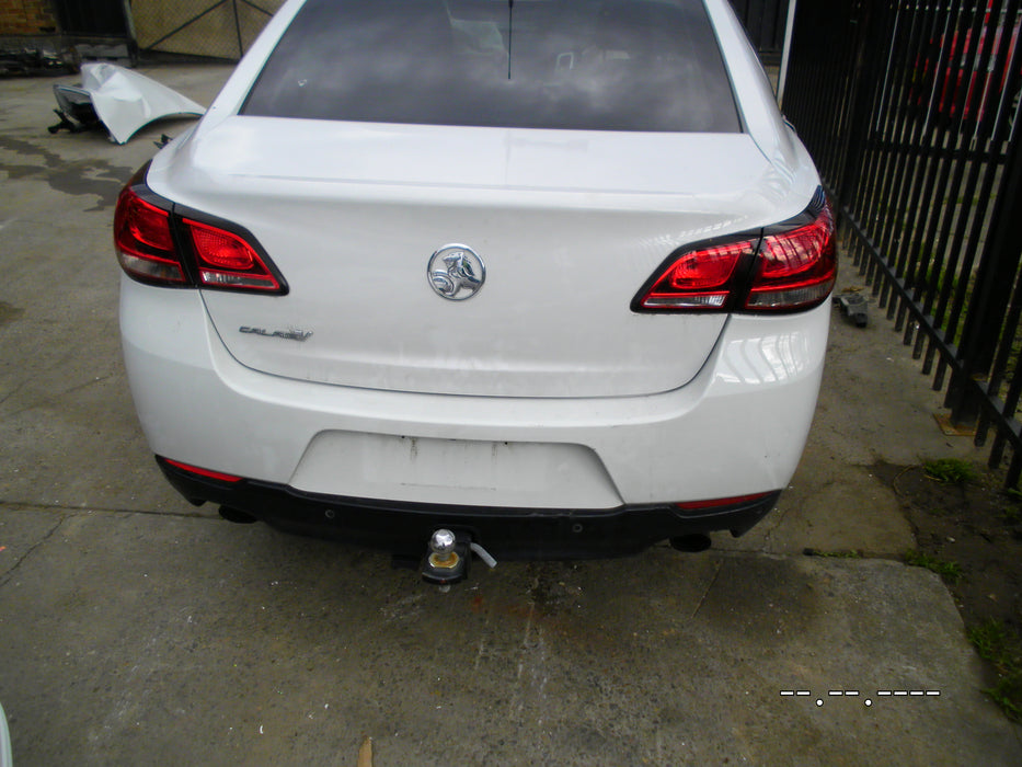 A045 - VF Holden Calais Sedan - Sideskirt (Passenger) Herron White