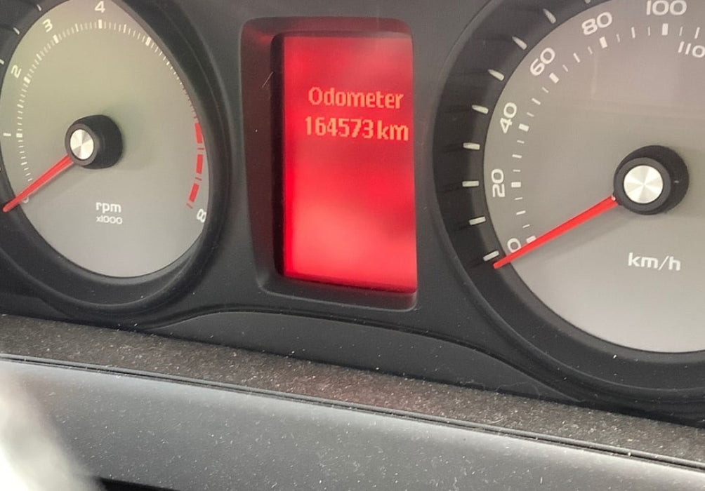 A158 - VE SS Holden Commodore (2006) SERIES I - V8 Manual Cluster L98 - 164, 573km